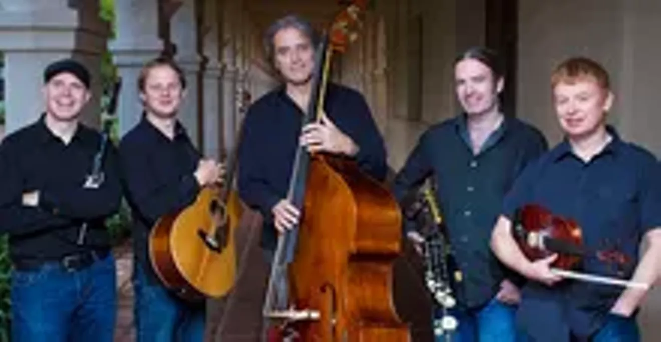 L&uacute;nasa