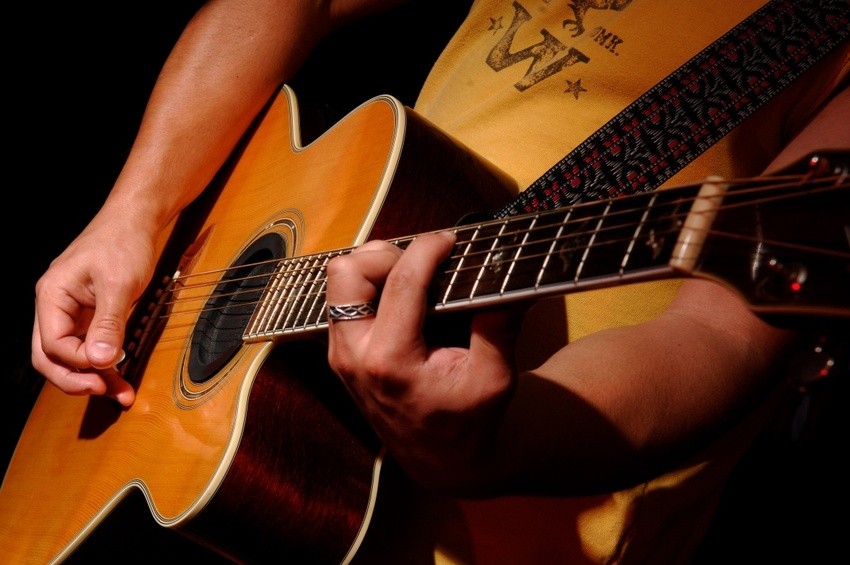 acoustic-guitar-player.jpg