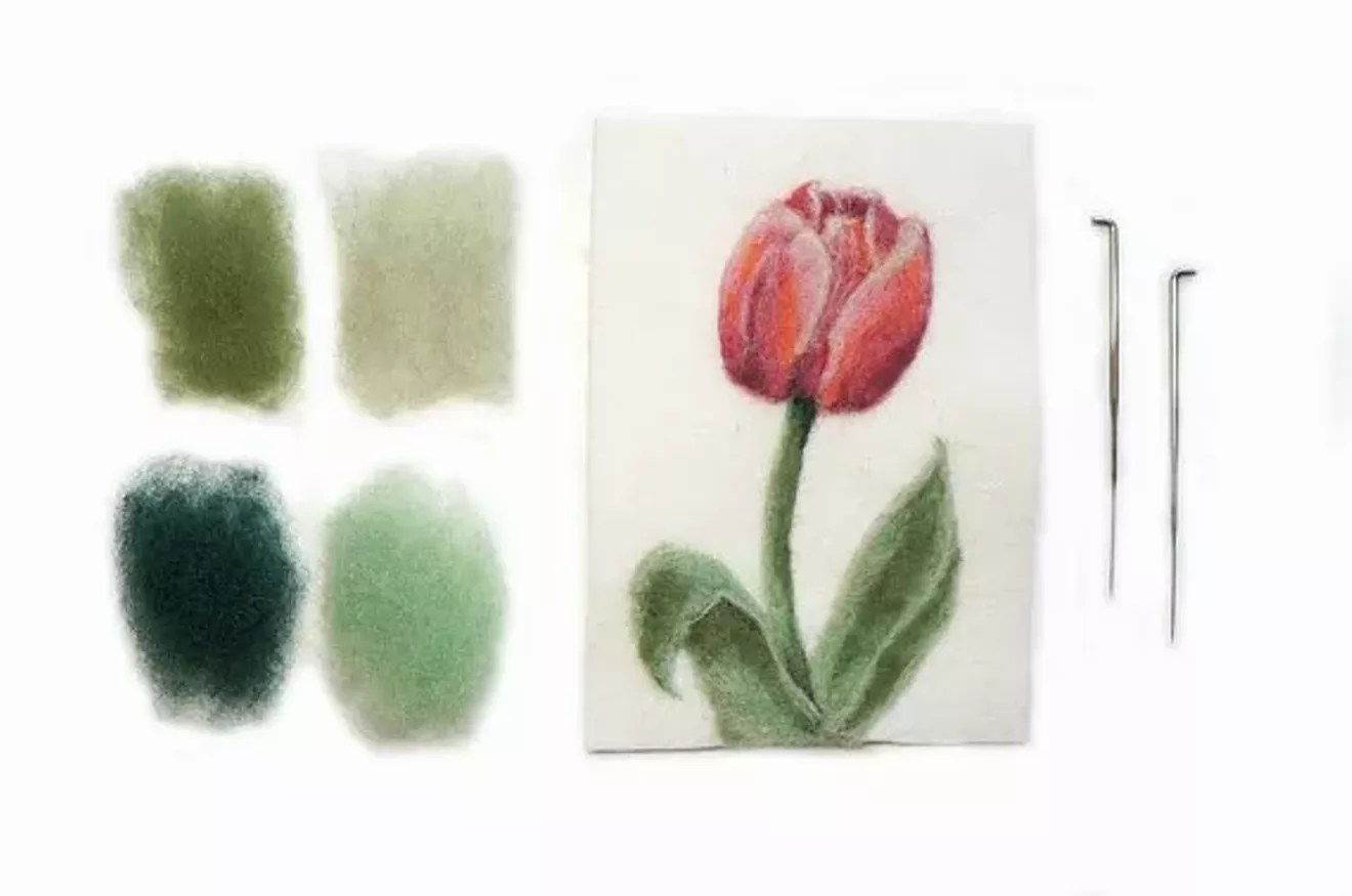 fdf39784_tulip_with_green_wool2_small.webp
