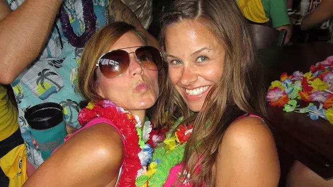 Image: Everyone Gets Lei'd Bar Crawl