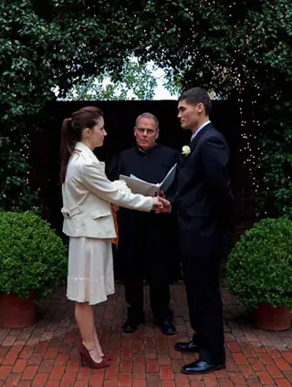 Image: VALENTINE&rsquo;S DAY WEDDINGS IN THE DAVENPORT HOUSE GARDEN