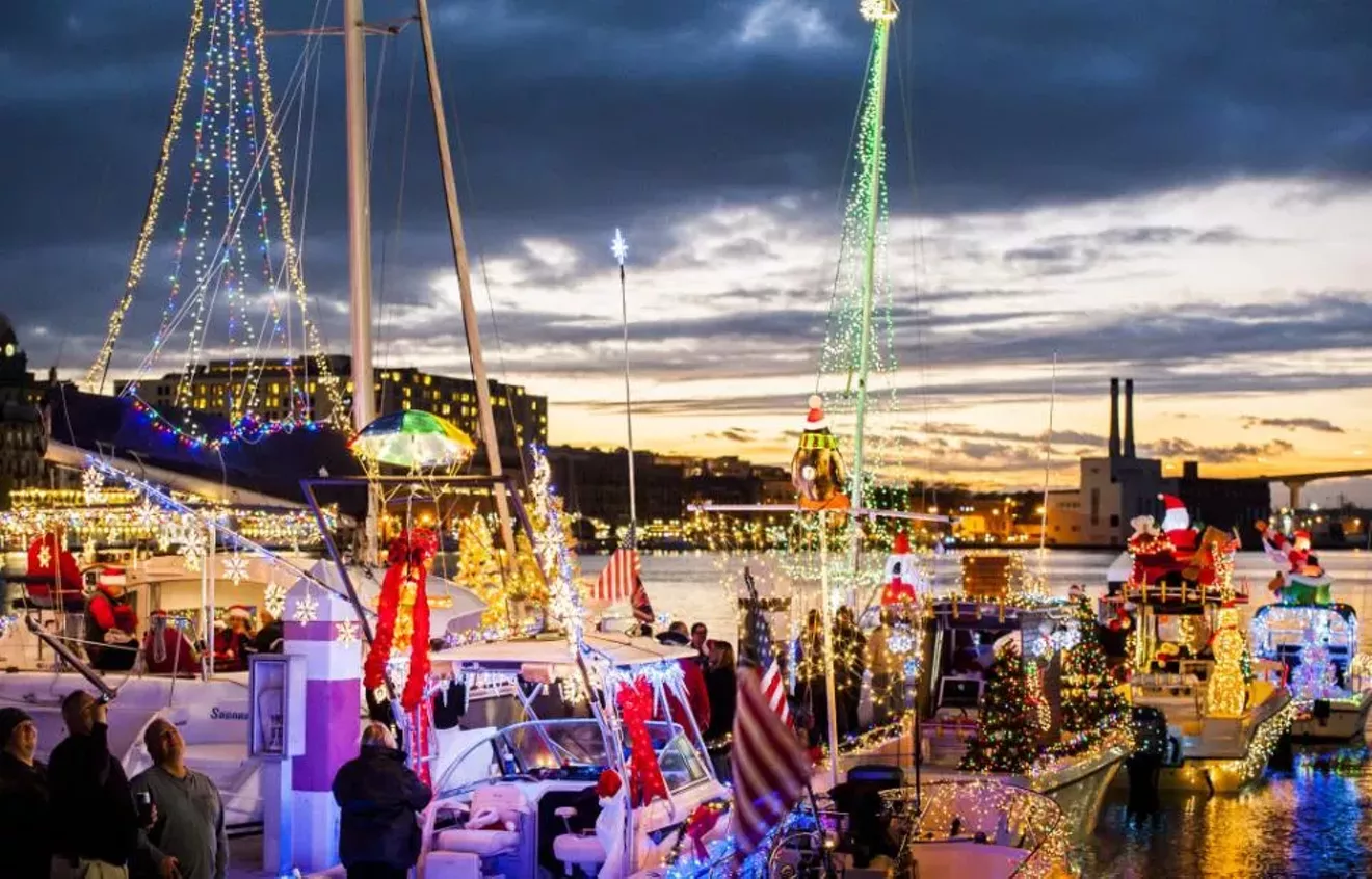 paradeoflights.webp