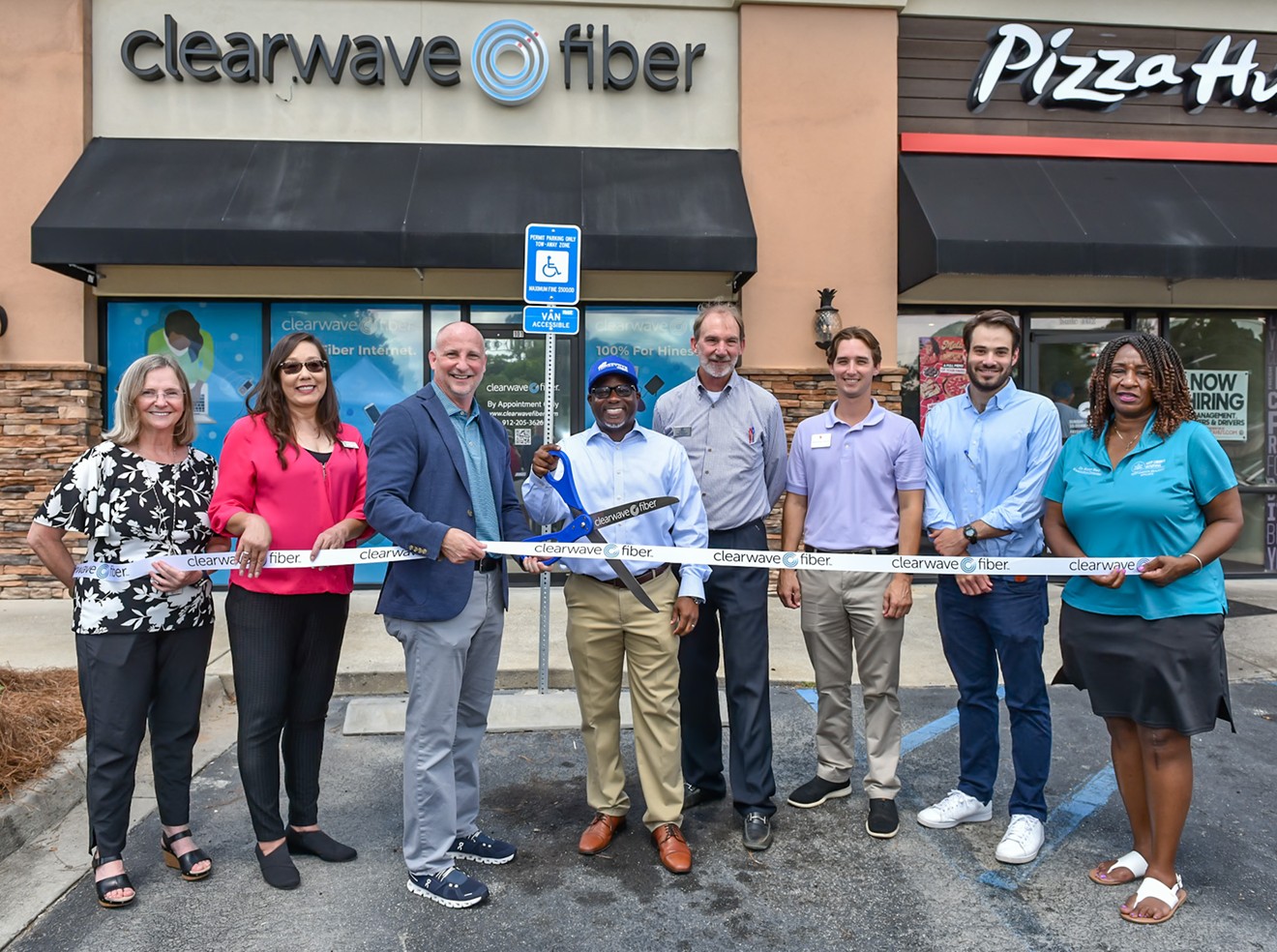 Clearwave Fiber's Hinesville, GA Customer Experience Center Grand Opening Ribbon Cutting