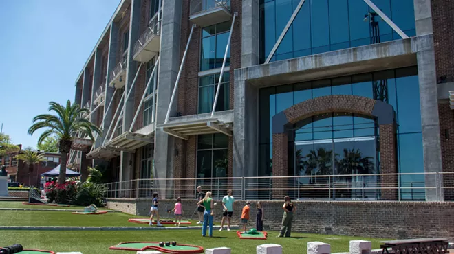 Image: Par-tee: Golf Simulator in the Park