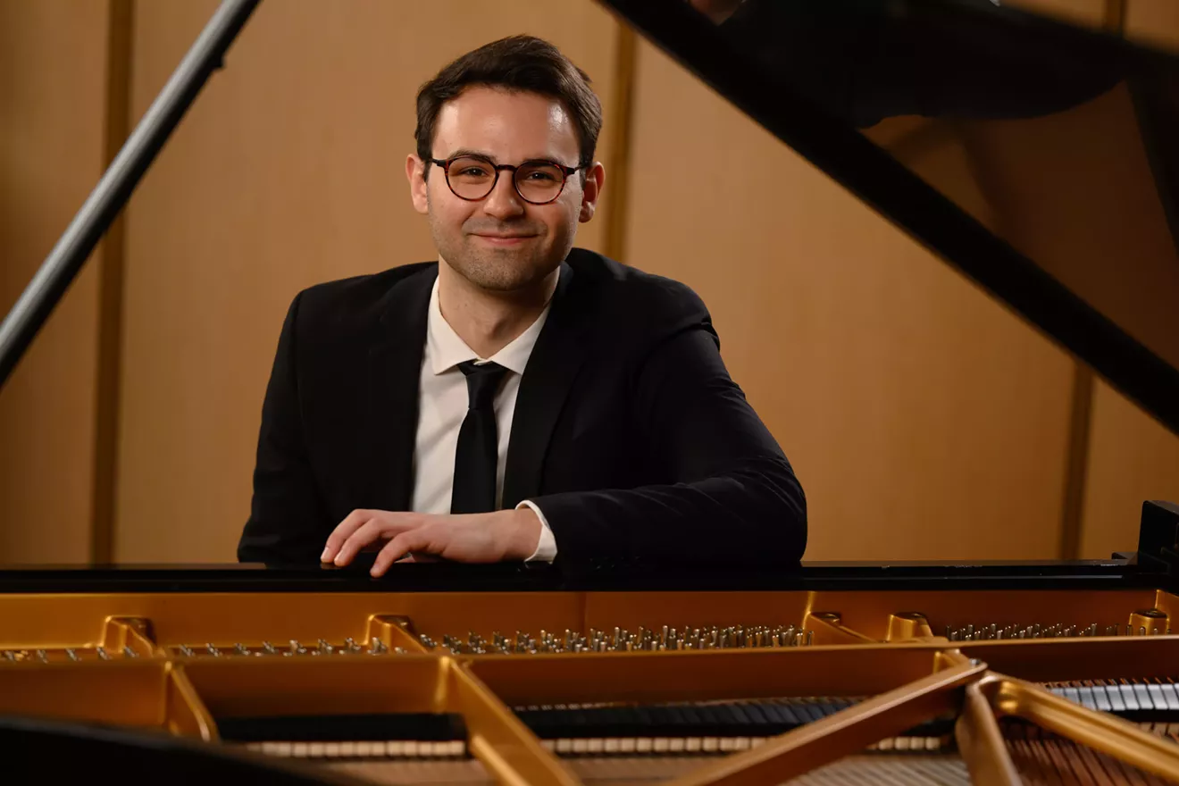 Pianist Derek Hartman