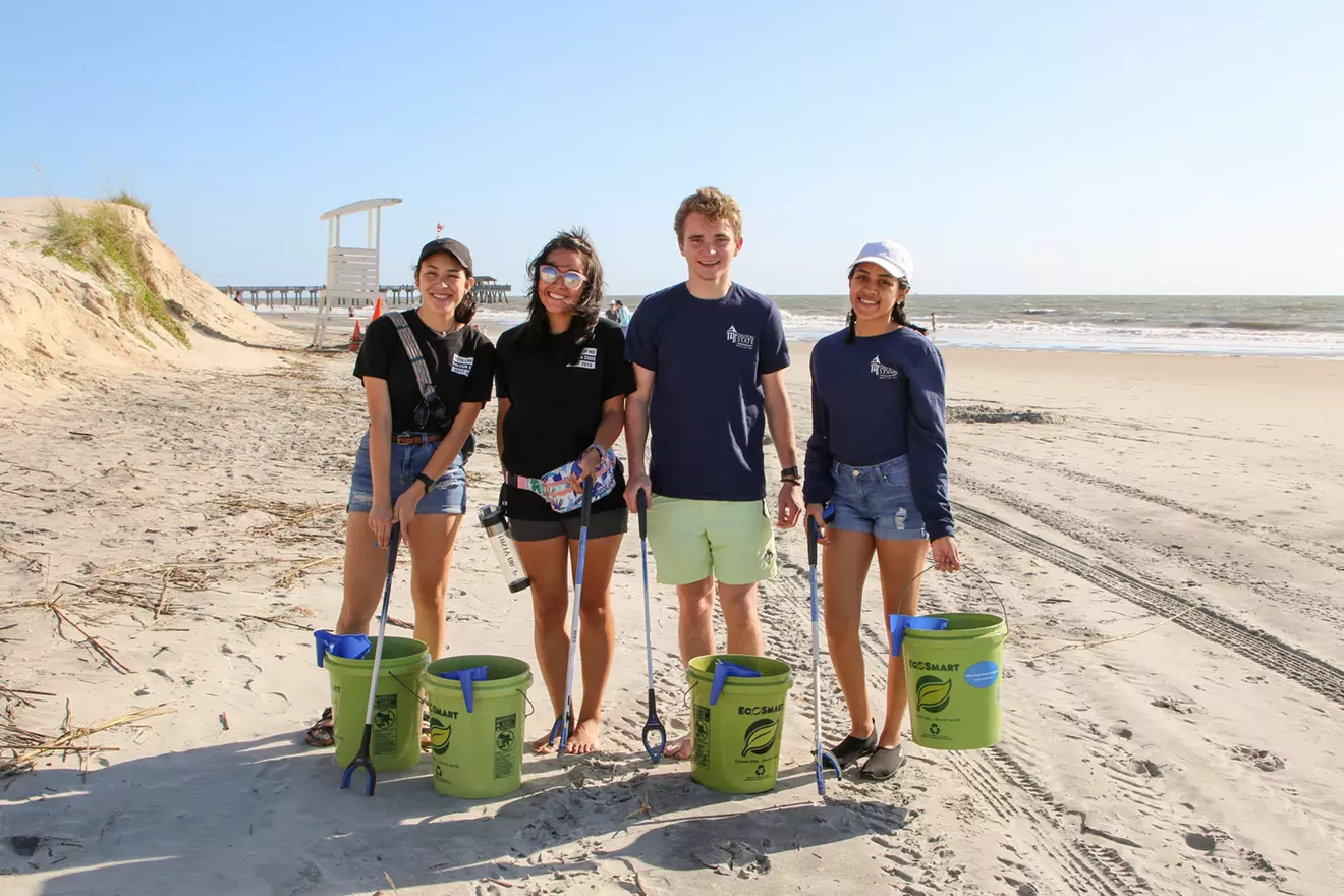 2020-international-coastal-cleanup-38.webp